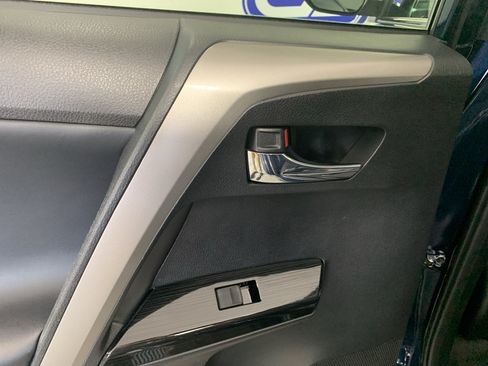 Used 2017 Toyota RAV4 Limited AWD/4WD image 31