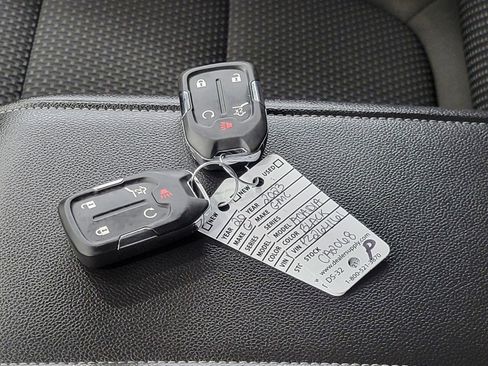 Used 2023 GMC Acadia SLE w/ Driver Convenience Package image 28