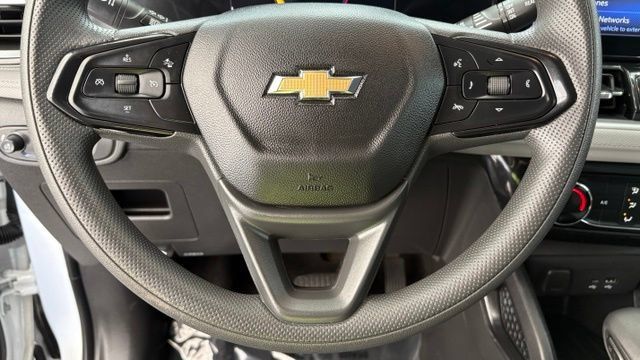 Used 2025 Chevrolet TrailBlazer LT AWD/4WD image 32