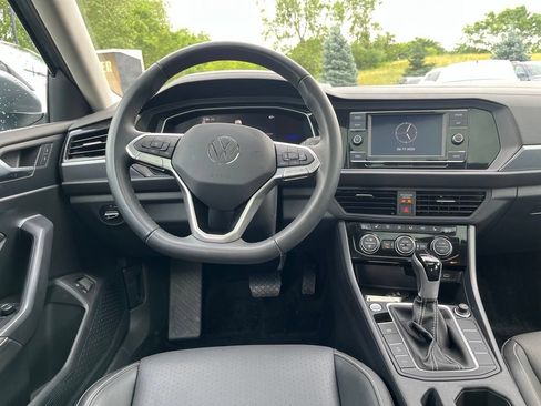 Used 2024 Volkswagen Jetta SE w/ Panoramic Sunroof Package FWD image 20