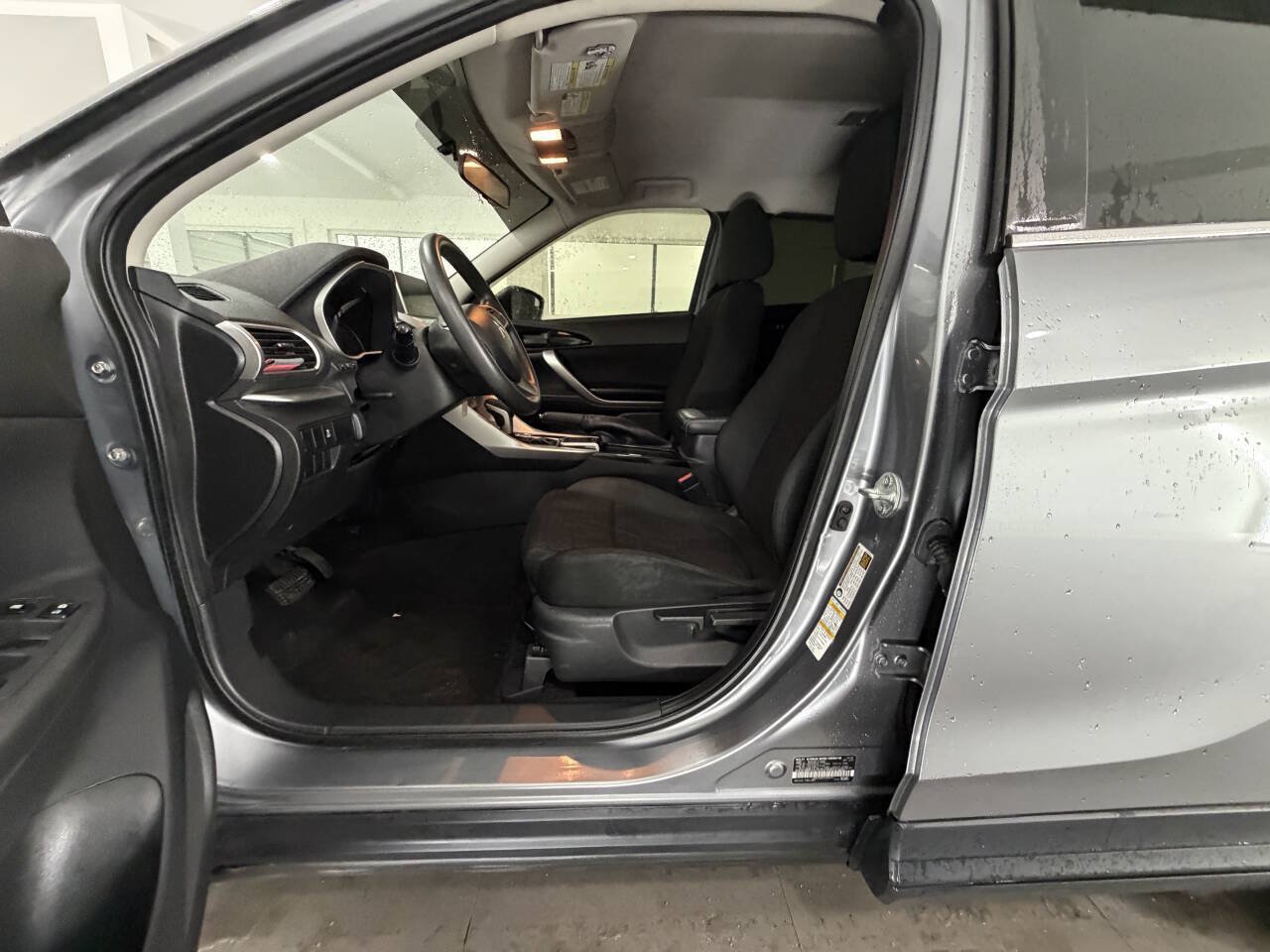Used 2018 Mitsubishi Eclipse Cross LE AWD/4WD image 21