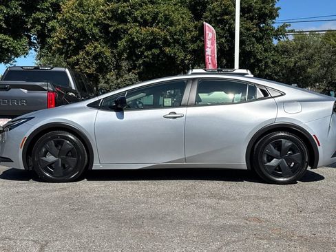 Certified 2024 Toyota Prius Prime FWD image 6