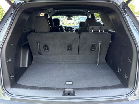 Used 2023 Chevrolet Traverse LT AWD/4WD image 24