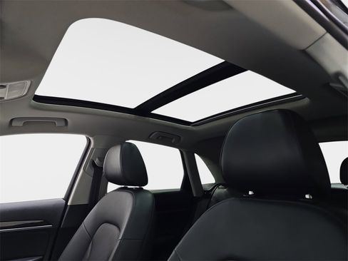 Used 2016 Audi Q3 2.0T Prestige w/ Prestige Package image 33