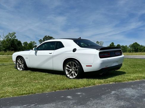 Used 2020 Dodge Challenger R/T RWD image 5