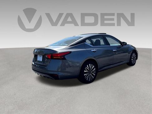 Used 2024 Nissan Altima 2.5 SV FWD image 22