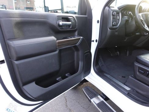 Used 2023 Chevrolet Silverado 2500 LT w/ Convenience Package image 16