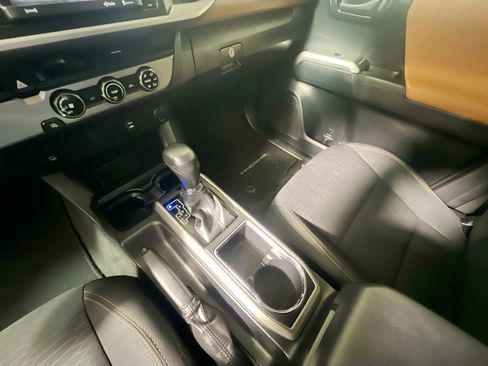 Used 2018 Toyota Tacoma SR5 image 25