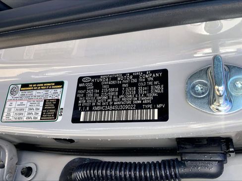 Certified 2025 Hyundai Kona SEL image 34