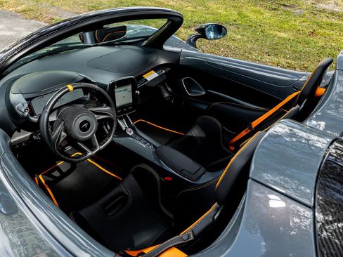 Used 2021 McLaren Elva RWD image 93