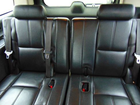 Used 2009 Chevrolet Suburban LT image 11