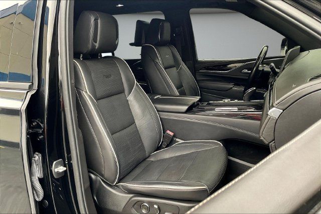 Used 2021 Cadillac Escalade ESV Sport AWD/4WD image 32