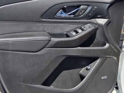 Used 2023 Chevrolet Traverse High Country w/ LPO, Floor Liner Package FWD image 15