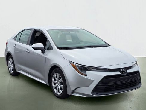 Used 2024 Toyota Corolla LE FWD image 8