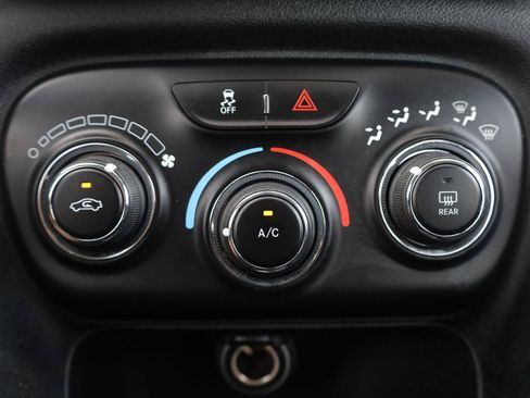 Used 2015 Dodge Dart SE w/ Convenience Group FWD image 28