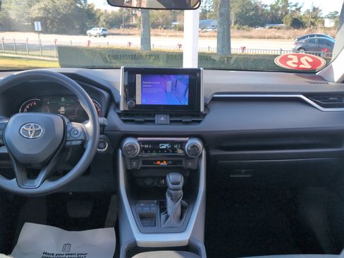 Certified 2025 Toyota RAV4 XLE image 30