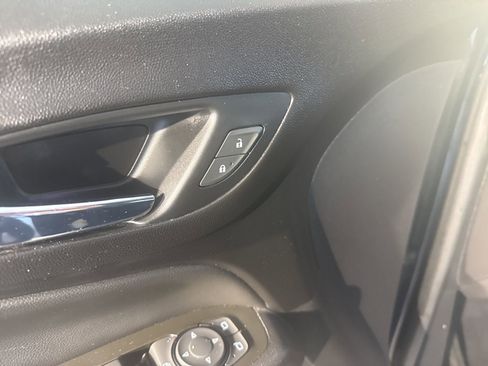 Used 2021 Chevrolet Equinox LT image 17