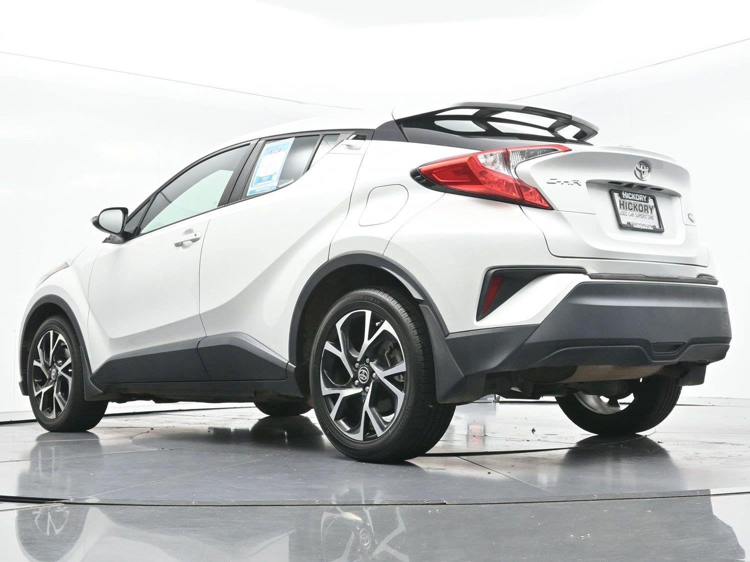 Used 2022 Toyota C-HR XLE FWD image 44