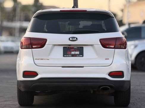 Used 2020 Kia Sorento LX FWD image 5