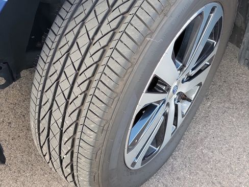 Used 2019 Subaru Outback 2.5i Limited AWD/4WD image 11