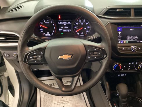 Used 2023 Chevrolet TrailBlazer LT FWD image 16