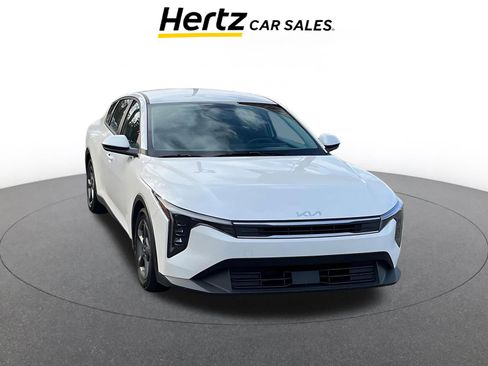 Used 2025 Kia K4 LXS image 1