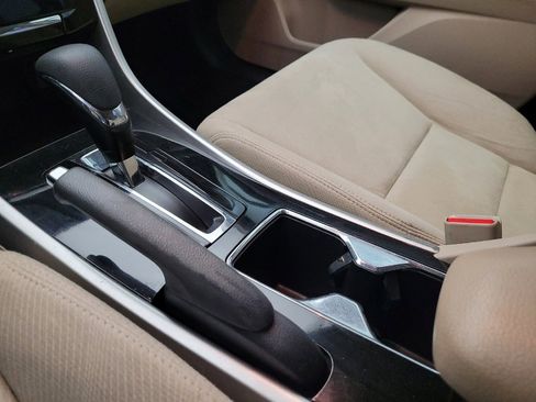 Used 2017 Honda Accord EX image 26