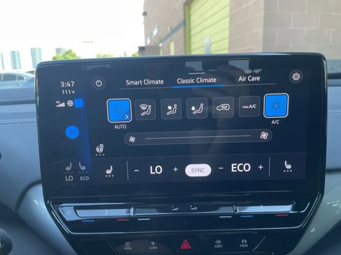 Used 2024 Volkswagen ID.4 S image 40