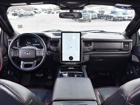 Used 2023 Ford Expedition Limited image 4