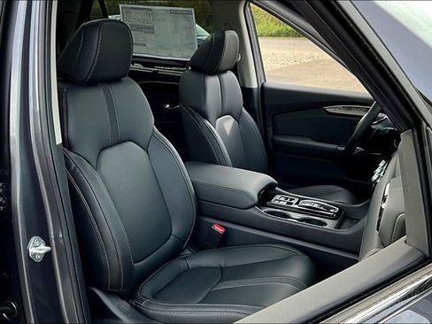 New 2025 Honda Pilot Touring image 29