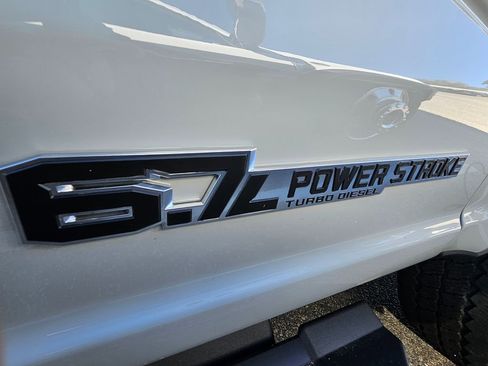 New 2026 Ford F250 Lariat w/ Black Appearance Package image 10