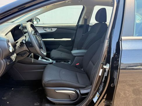 Used 2023 Kia Forte LXS FWD image 12