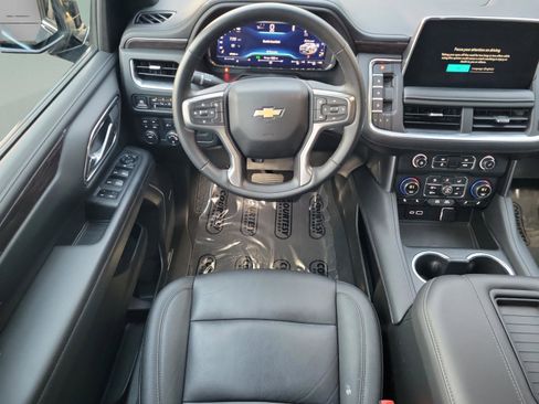 Used 2024 Chevrolet Suburban LT image 19
