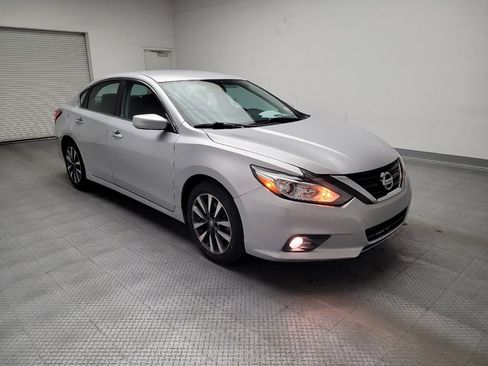 Used 2017 Nissan Altima 2.5 SV image 13