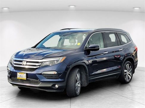 Used 2017 Honda Pilot Touring image 8