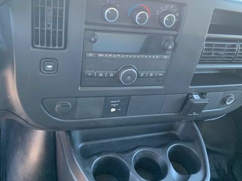 Used 2017 GMC Savana 3500 Extended RWD image 18