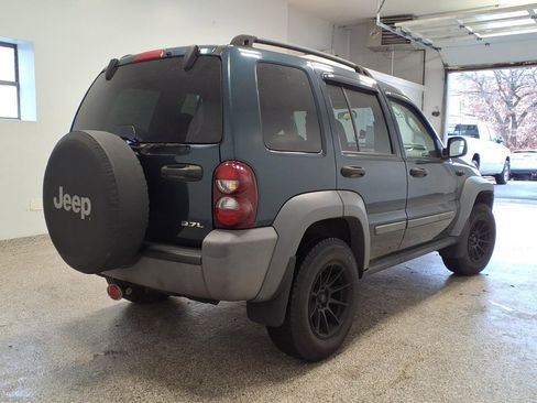 Used 2005 Jeep Liberty Sport image 4