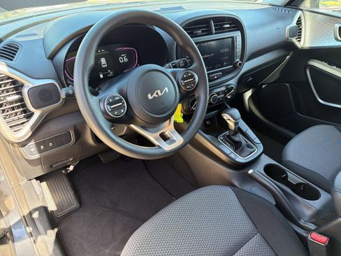 Used 2024 Kia Soul LX w/ Option Group 015 image 4