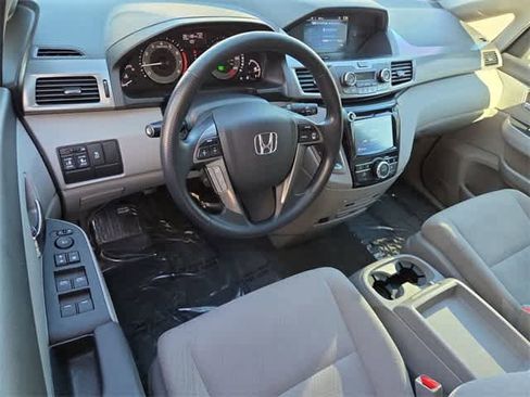 Used 2016 Honda Odyssey SE image 10