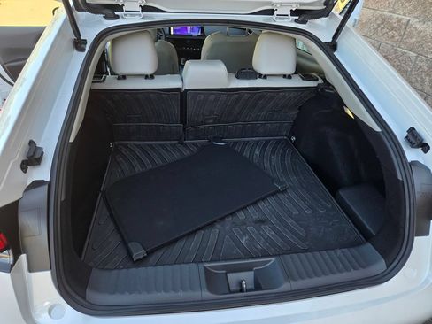 Used 2024 Toyota Prius XLE FWD image 26