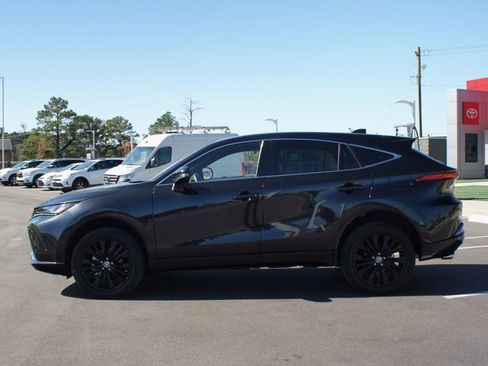 Used 2024 Toyota Venza Nightshade image 13