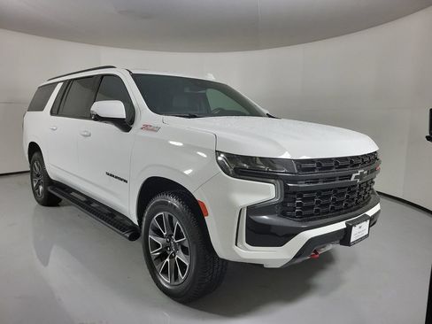 Used 2023 Chevrolet Suburban Z71 w/ Luxury Package AWD/4WD image 1
