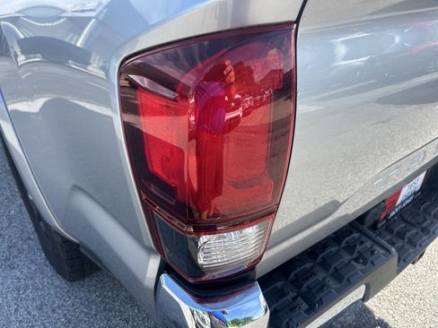 Used 2021 Toyota Tacoma SR5 RWD image 39