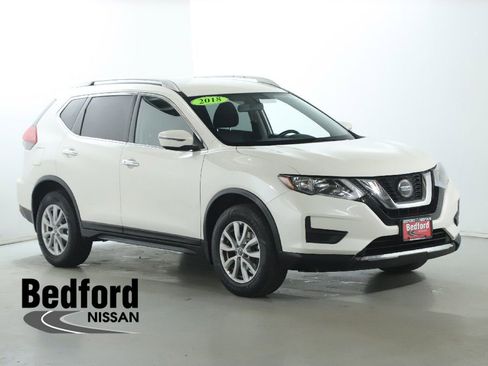 Used 2018 Nissan Rogue SV image 1
