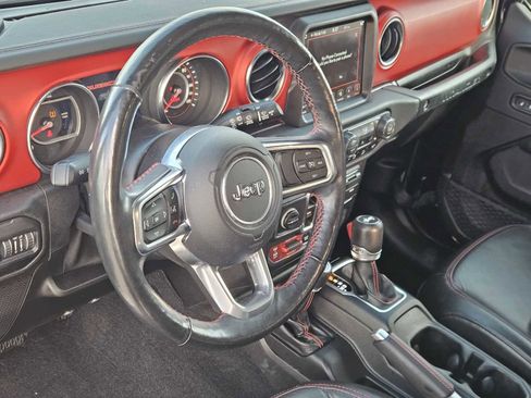 Used 2019 Jeep Wrangler Unlimited Rubicon AWD/4WD image 2