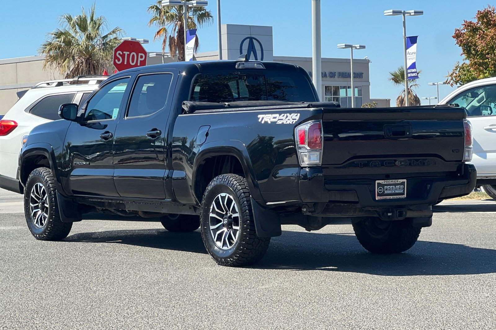 Used 2023 Toyota Tacoma TRD Sport w/ TRD Premium Sport Package AWD/4WD image 6