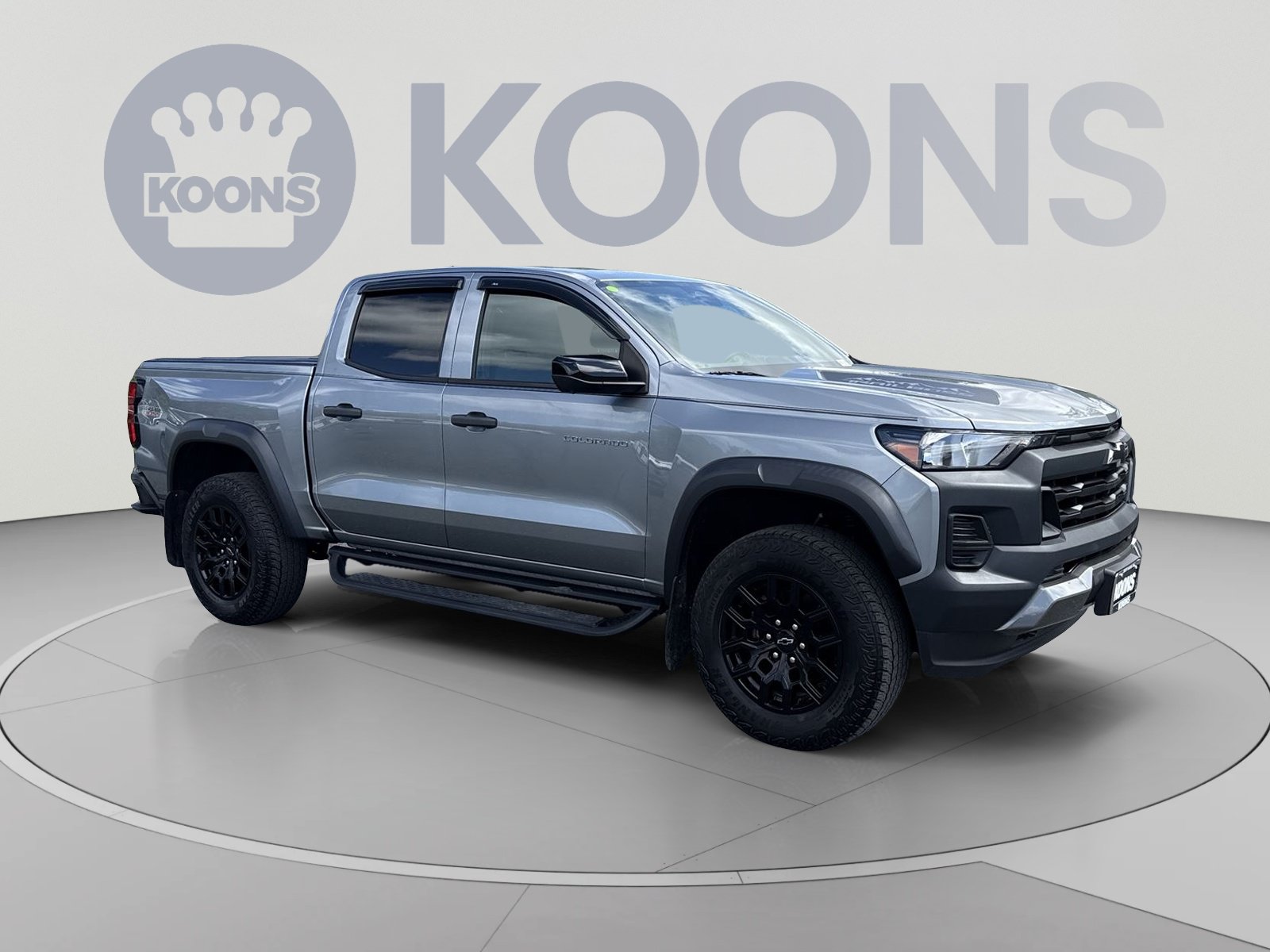 Used 2023 Chevrolet Colorado Trail Boss w/ Technology Package AWD/4WD image 2