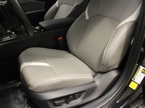 Used 2025 Toyota Camry SE w/ Multimedia Upgrade Package FWD image 15