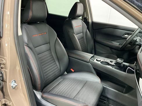 Used 2025 Nissan Rogue SV w/ Rock Creek Premium Package image 9