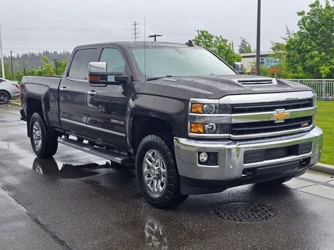 Used 2018 Chevrolet Silverado 3500 LTZ AWD/4WD image 7